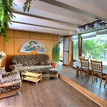 Апартаменты Jungle